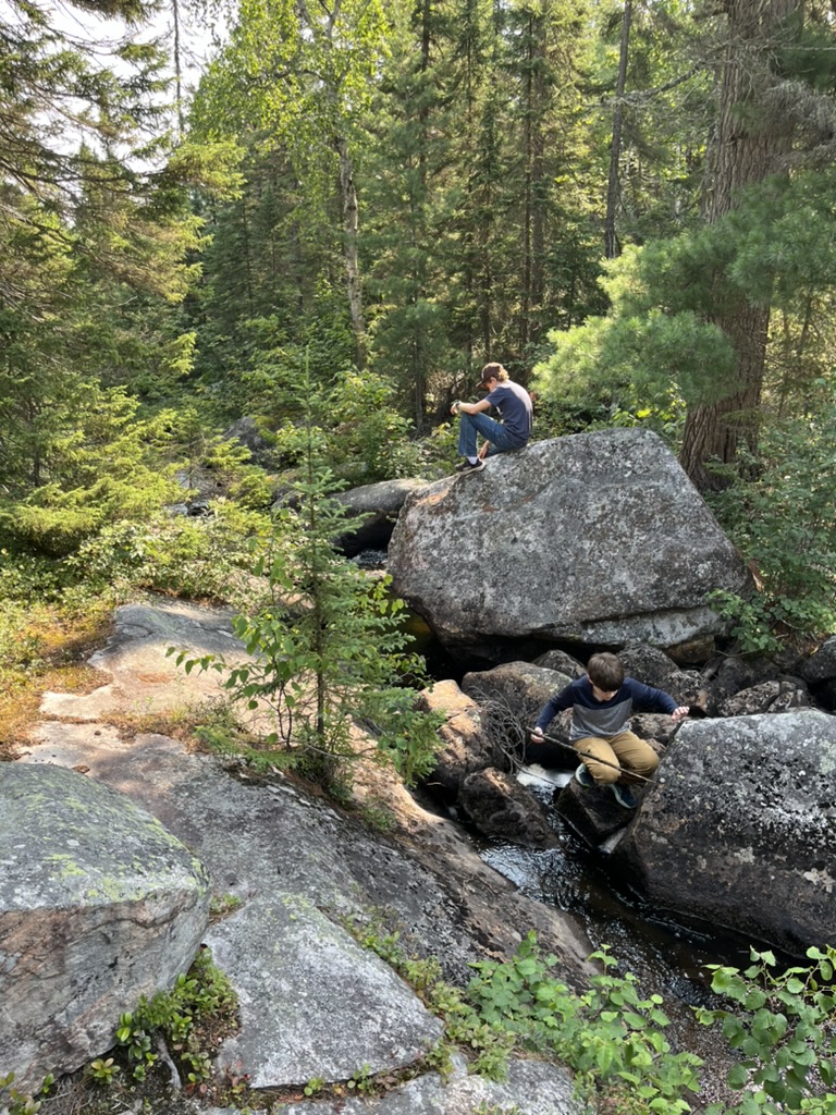 Hiking trail in Potholes Provincial Park